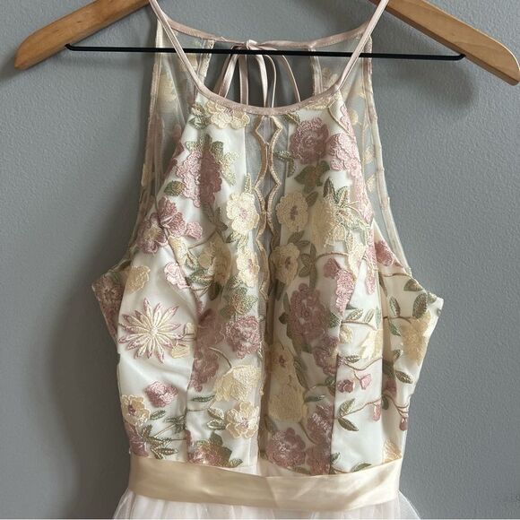 Nights by Teeze Me Champagne Floral Chiffon Tiered Ruffle Gown Size 7 Formal - Picture 4 of 12